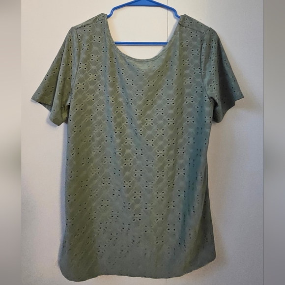 Green medium tee - Picture 2 of 3